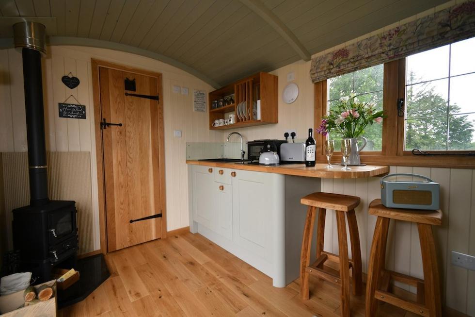 The Shepherds Hut Καρμάρθεν Εξωτερικό φωτογραφία
