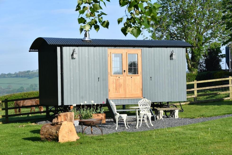 The Shepherds Hut Καρμάρθεν Εξωτερικό φωτογραφία