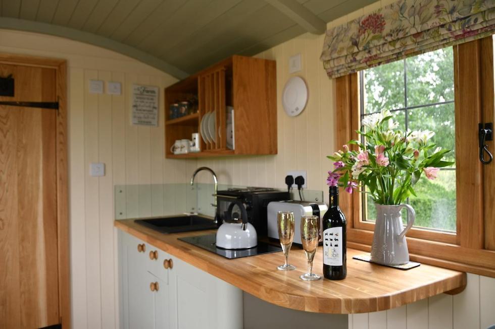 The Shepherds Hut Καρμάρθεν Εξωτερικό φωτογραφία